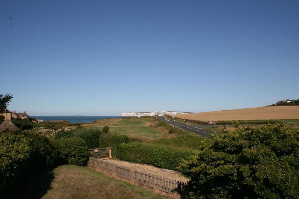 Greystone Cottage - Sea Views, Short Stroll To A Beautiful Sandy Beach Brook  Extérieur photo