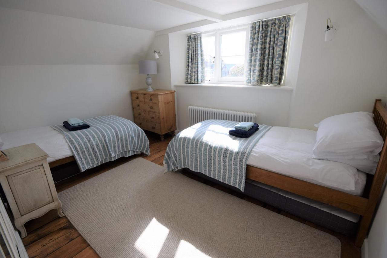Greystone Cottage - Sea Views, Short Stroll To A Beautiful Sandy Beach Brook  Extérieur photo