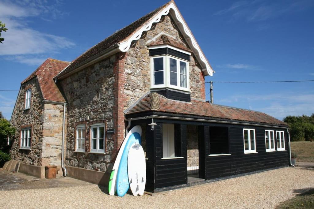 Greystone Cottage - Sea Views, Short Stroll To A Beautiful Sandy Beach Brook  Extérieur photo